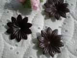 約4ｃ　日本製　チョコ色のヌメ皮　花柄モチーフ　3個入り