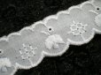 画像1: 幅約2ｃ 　可愛い花柄　メルヘンチックなシロの綿レース　6.5M (1)