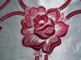 画像3: 最高級！　シロの光沢感のあるサテン地にチェリーピンクの大柄な花柄のボーダー柄　ドレスレース　1Ｍ (3)