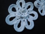 立体的なオフシロの花柄の綿モチーフレース　　2枚