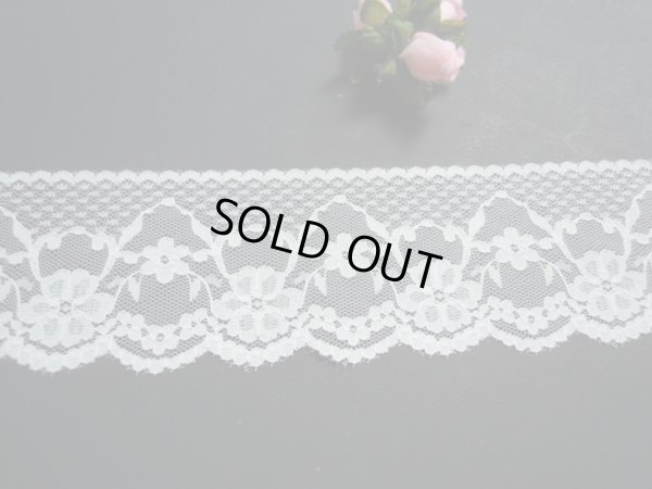 画像1: 幅約6ｃ　オフシロの可愛い花柄のラッセルレース　5M