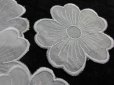 画像1: 人気の花柄の綿アップリケレース　オフ　15枚入り (1)