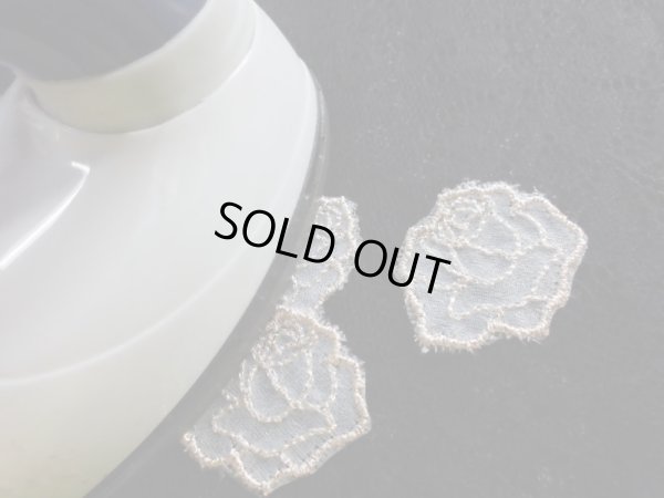 画像1: 手作りマスクのアクセントに如何！アイロン接着　レース工房☆太陽のぴたっとレース　薔薇柄モチーフ　10枚