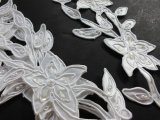 シロのサテン地にコード・スパンコールのブライダルモチーフレース　3組6枚