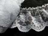 人気の淡いブルーの花柄のフリル　3M