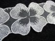 画像1: 幅約7.3ｃ　超！お買い得！　メッチャエレガントな花柄のオーガンジレース　オフ　2.5M (1)