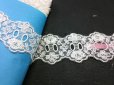 画像2: 幅約3.8ｃ　在庫処分！人気の花柄の両山リボン通しのコードチュール！　オフシロ　　3Ｍ (2)