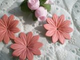 約4ｃ　日本製　ピンク色のヌメ皮　花柄モチーフ　3個入り