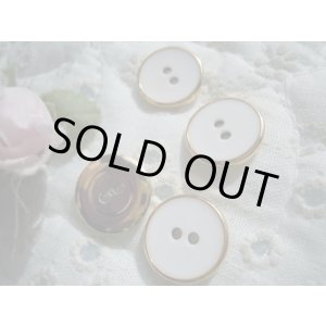 画像: 15ｍｍ　エレガントなゴールドカラーボタン　4個入り