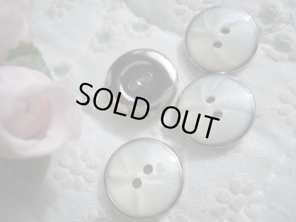 画像2: 15ｍｍ　エレガントなシルバーカラーのボタン　4個入り