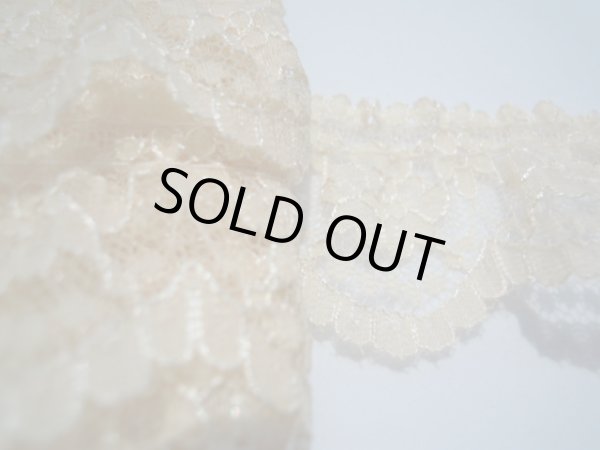 画像3: 幅約3.5c　人気のベージュの小花柄のフリル　4M