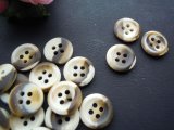 画像: 13ｍｍ　超お買い得な貝みたいなスコッチボタン　15個入り