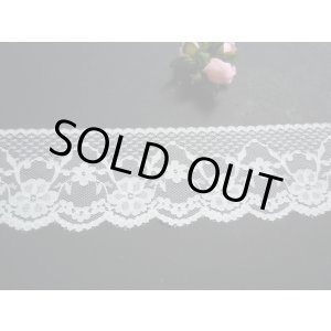 画像: 幅約6ｃ　オフシロの可愛い花柄のラッセルレース　5M