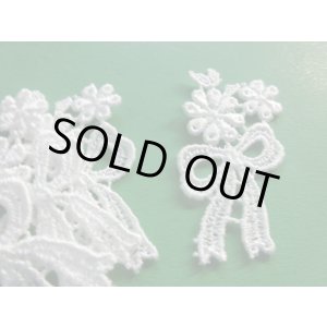 画像: メッチャ可愛いリボンのブーケ柄、ケミカル・アップリケレース オフシロ 5枚入り