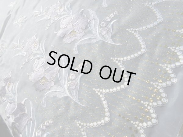 画像2: 最高級！シロ地にパープルとゴールドの花柄の広幅オーガンジレース　　1Ｍ