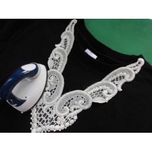 画像: 貴女のＴシャツをリフォーム！アイロン接着!　レース工房☆太陽のぴたっとレース　襟先花柄モチーフ　1枚