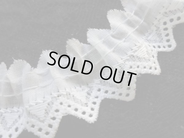 画像1: お買い得品！ハンパ物市！人気のシロの綿フリルレース　1.2M