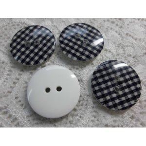 画像: 約25ｍｍ　在庫処分！高級ボタン　ボタンイヤリングに！？　人気のチェック柄　4個入り