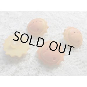 画像: 在庫処分！高級ボタン　ボタンイヤリングに！？　可愛い太陽柄　4個入り