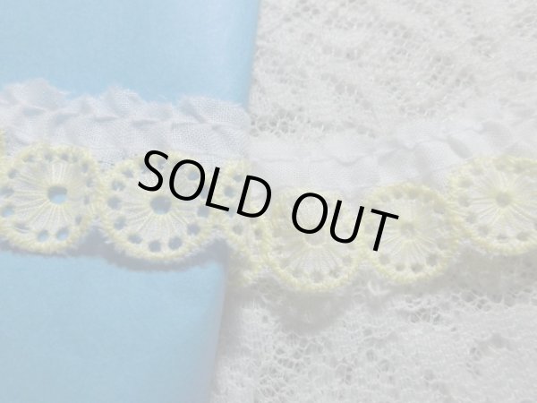 画像1: お買い得品！ハンパ物市！人気のキイロの綿フリルレース　1.2M