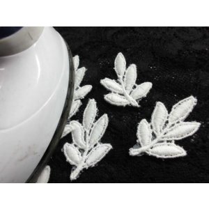 画像: 手作りのマスクに如何！アイロン接着!レース工房☆太陽のぴたっとレース　エレガントなリーフ柄のモチーレース　12枚