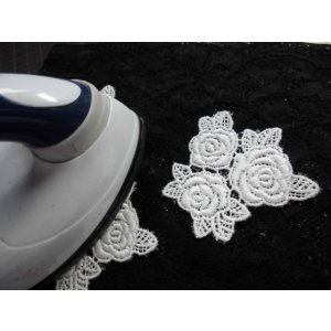 画像: 手作りのマスクに如何！アイロン接着!レース工房☆太陽のぴたっとレース　エレガントな薔薇柄のモチーレース　4枚