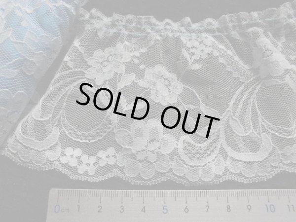 画像1: 数量限定！　人気の淡いブルー　花柄のフリル　1M