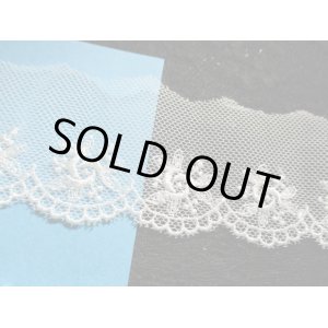画像: 幅約4.5ｃ　人気の花柄のチュール！　オフシロ　　3Ｍ