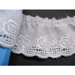 画像: 幅約4.3ｃ　可愛いバラ柄のフリル　シロ　2.5M