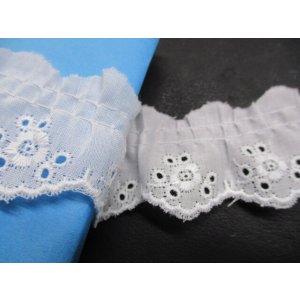 画像: 幅約3ｃ　可愛い花柄の綿フリル　シロ　2.5M