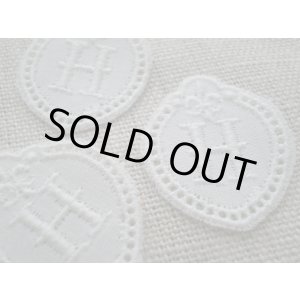 画像: H　綿の繊細なプチイニシャルモチーフ　３枚入り