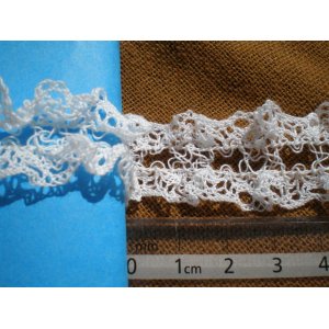 画像: 幅約2.3ｃ　 オフ色のストレッチトーションレース　５M