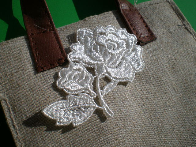 画像1: 薔薇柄のケミカル・モチーフレース　１枚