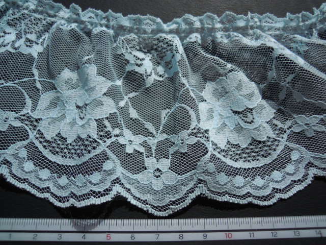 画像: 幅約10c　人気のブルーのエレガントなフリル　3M