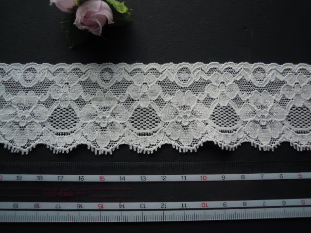 画像: エレガントなオフシロの花柄　ストレッチレース　1.5M　　