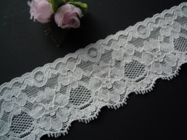 画像1: エレガントなオフシロの花柄　ストレッチレース　1.5M　　