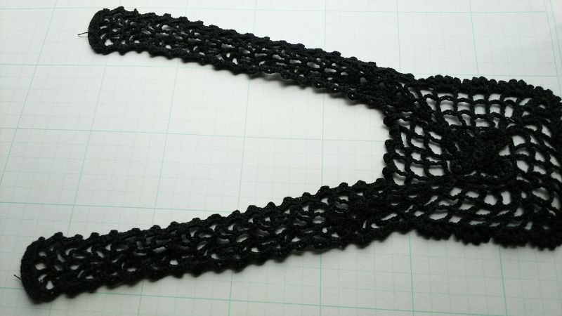 画像: クロの手編みレース衿  