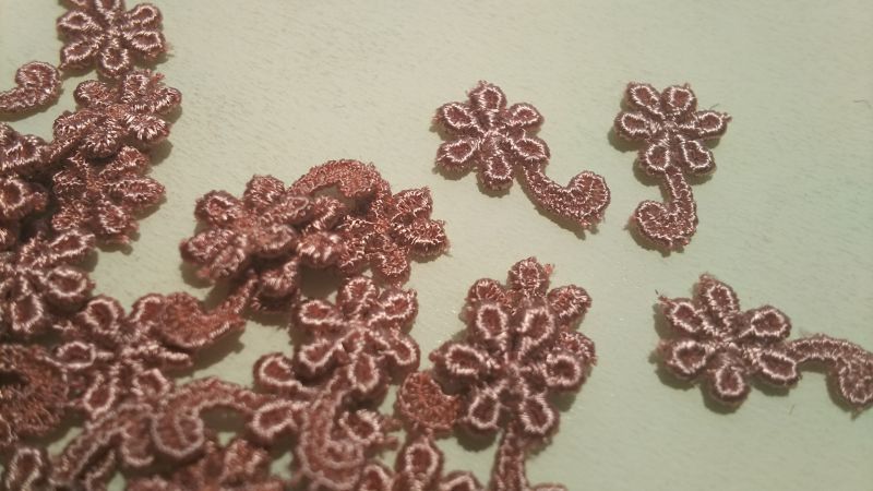画像2: 在庫処分！可愛い花柄　ローズピンクのコットンケミカルのアップリケレース　50枚入り