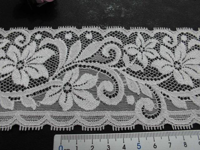 画像: ハンパ物！在庫処分！　　ベージュピンクの可愛い花柄の高級ストレッチラッセルレース　1.5M