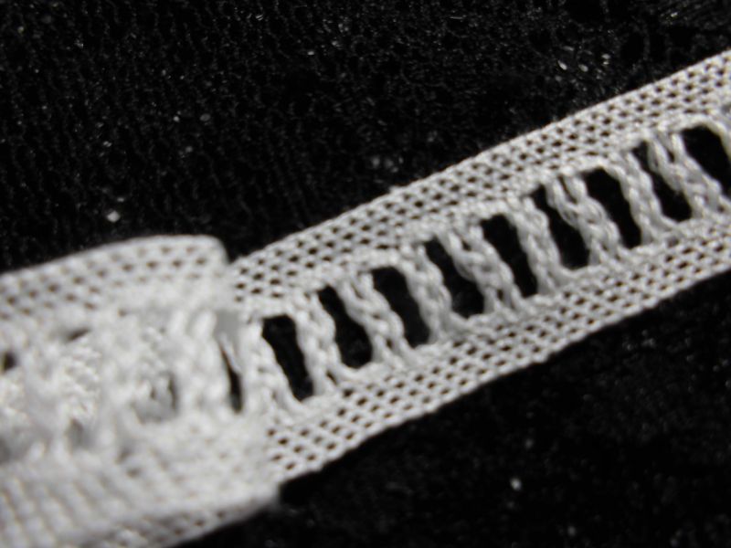 画像1: 在庫処分！ お買い得な人気のオフシロのトーション　5Ｍ