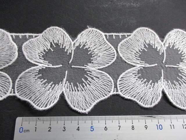 画像: 幅約7.3ｃ　超！お買い得！　メッチャエレガントな花柄のオーガンジレース　オフ　2.5M