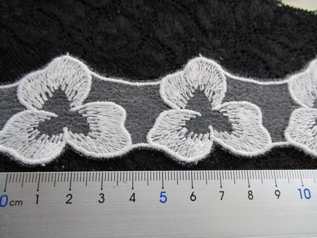 画像: 幅約4.3ｃ　超！お買い得！　メッチャエレガントな花柄のオーガンジレース　オフ　3M