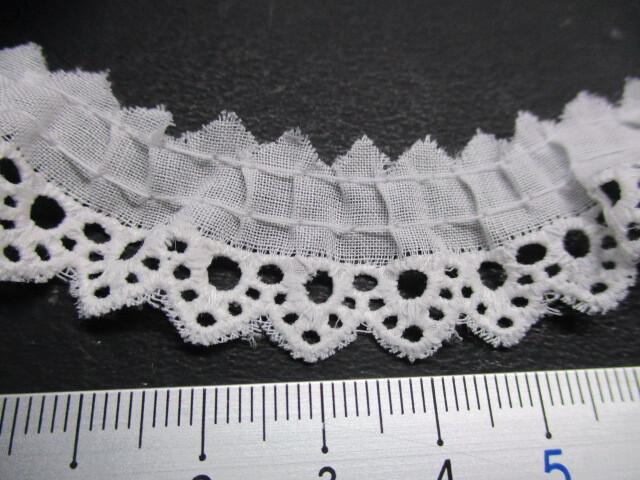 画像: 幅約1.8ｃ　可愛い花柄の綿フリル　シロ　3M