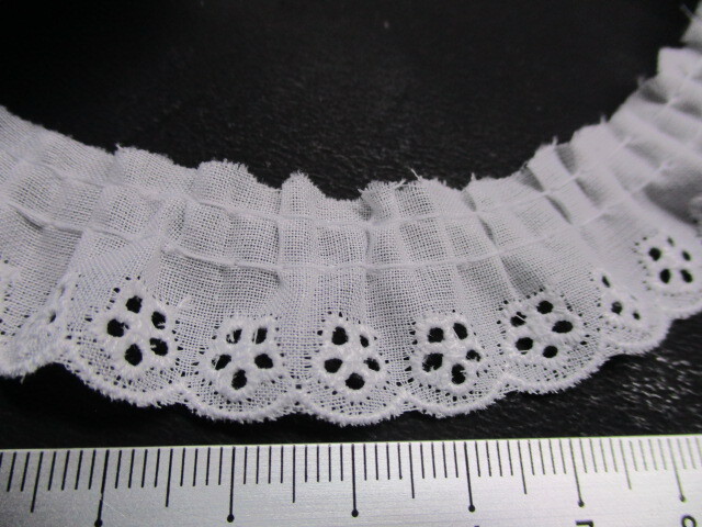 画像: 幅約2ｃ　可愛い花柄の綿フリル　シロ　3M