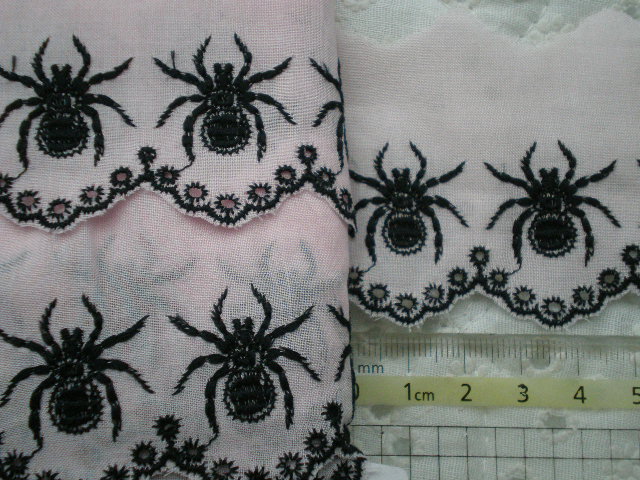 画像: 幅約5.2c　淡いピンク地にクロの綿のちょっとゴスロリ！？　スパイダー柄　1.5M