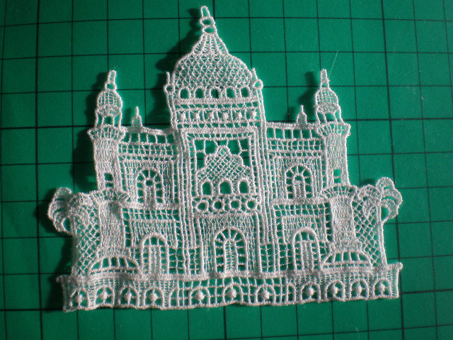 画像: アンテイーク調のとても繊細なキャッスル柄の綿ケミカルモチーフ