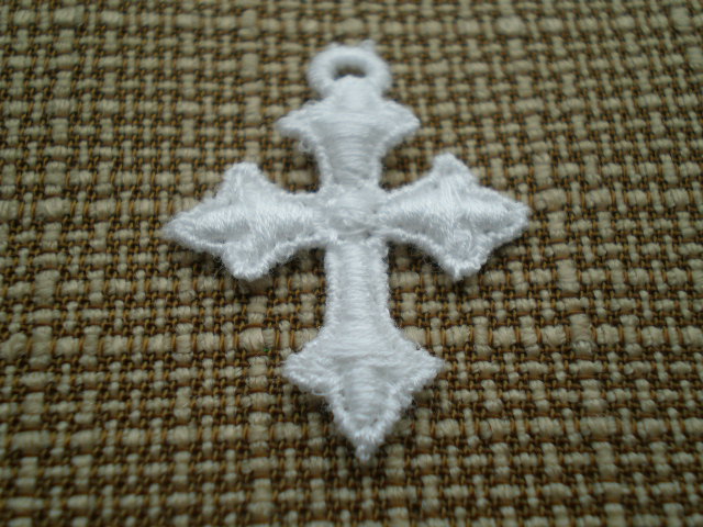 画像1: 綿ケミカルの繊細な十字架柄のモチーフ　3枚入り　◎