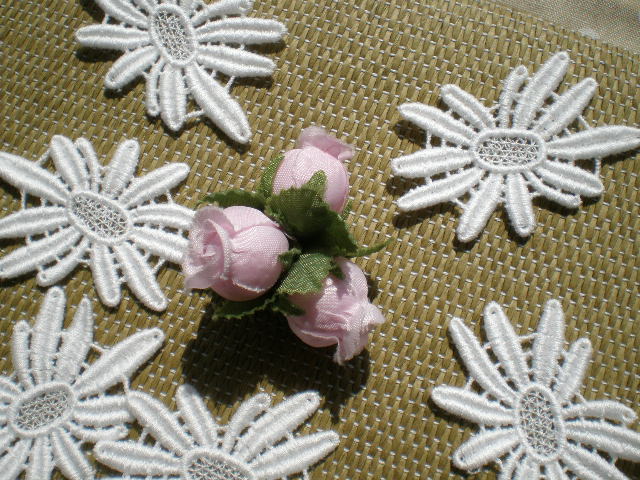 画像1: エレガントな花柄の綿ケミカルチーフレース　12枚入り
