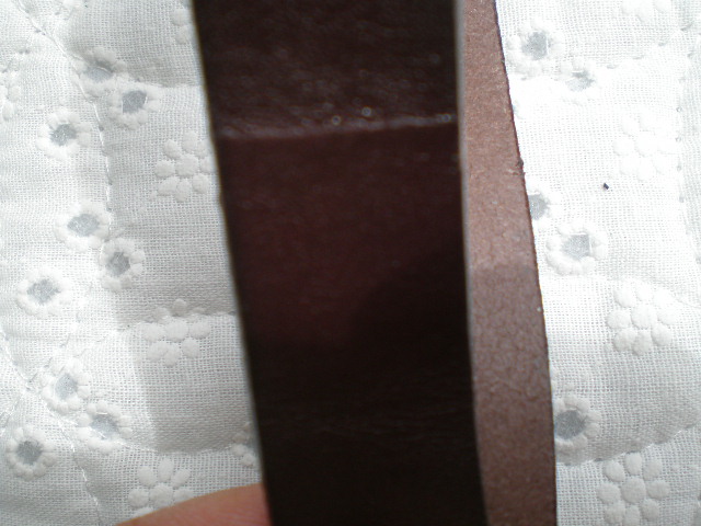 画像: 幅約２Ｃ　日本製　チョコ色のヌメ皮　1M