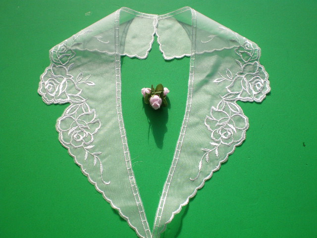 画像1: 人気の薔薇柄のテーラー衿　オフシロのエレガントなオーガンジの襟レース